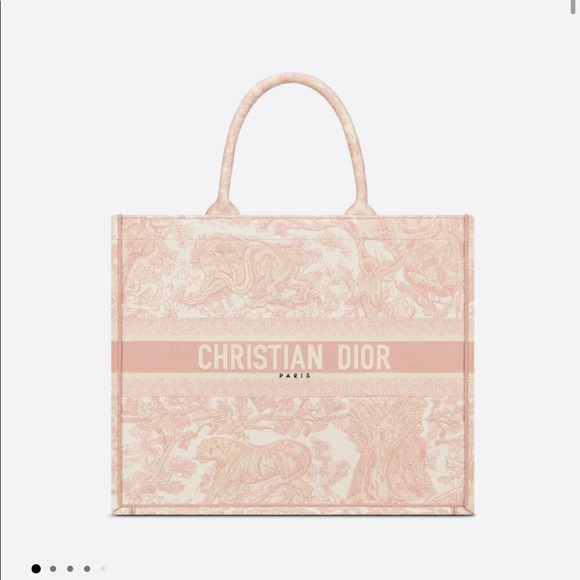 LARGE DIOR BOOK TOTE
Pink Toile de Jouy Embroidery - Picture 10 of 10